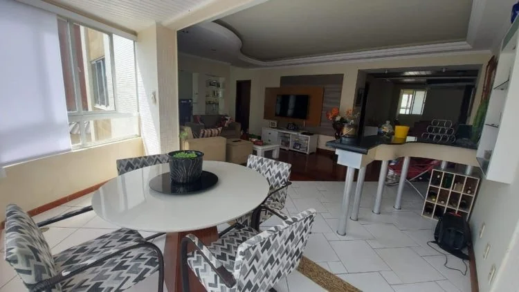 Apartamento, Armação