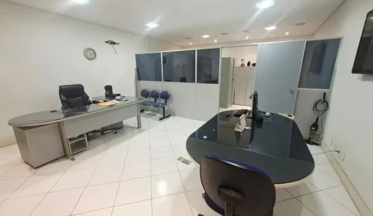 Sala, Centro