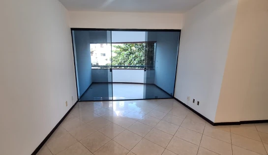 Apartamento, Caminho das Árvores